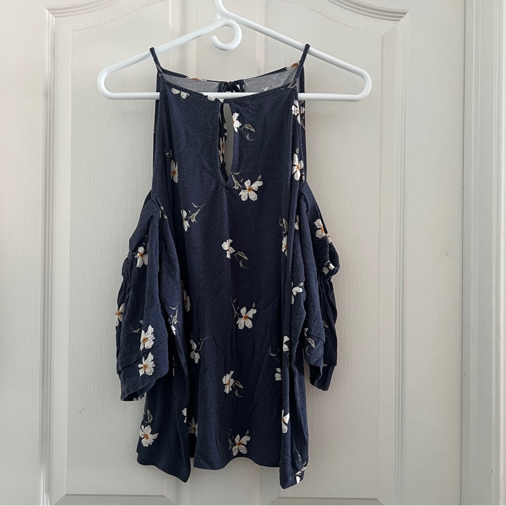 American Eagle Outfitters Soft & Sexy Keyhole Cold Shoulder Top